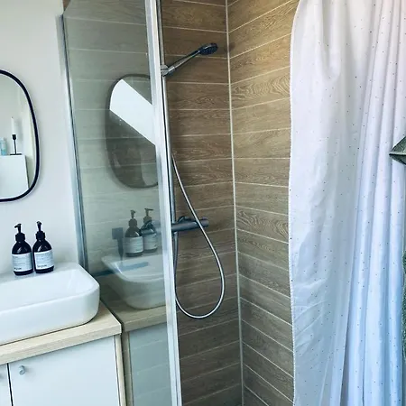 2 Vaerelses Unik Lejlighed Naer Strand Og Med Parkering *